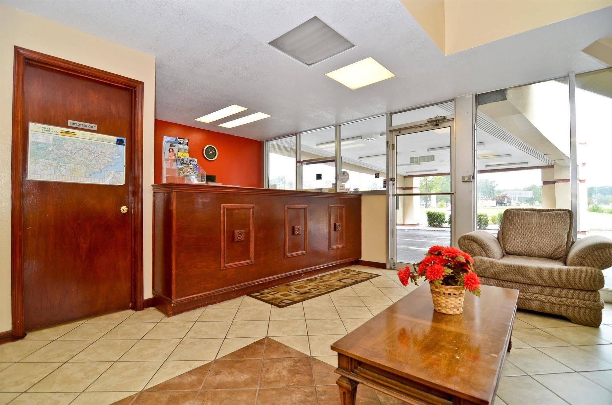 Americas Best Value Inn Smithfield Εσωτερικό φωτογραφία